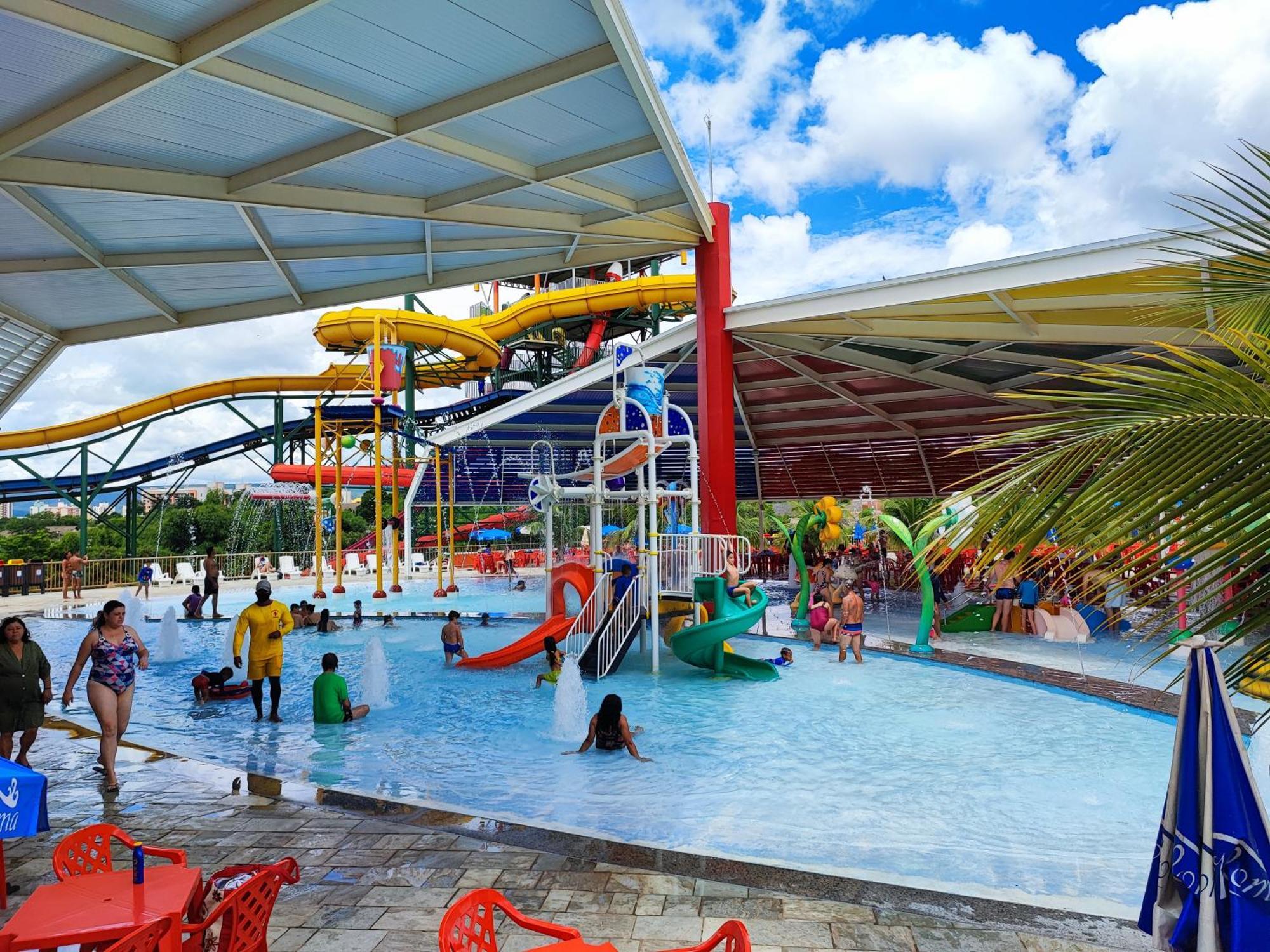 Piazza Diroma Acesso Diroma Acqua Park Gratuito Star Temporada Aparthotel Калдас Новас Екстериор снимка